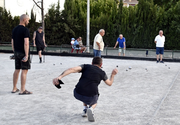 Un momento del Torneo de Petanca de las Fiestas Populares de Albolote 2025 (J. PALMA)