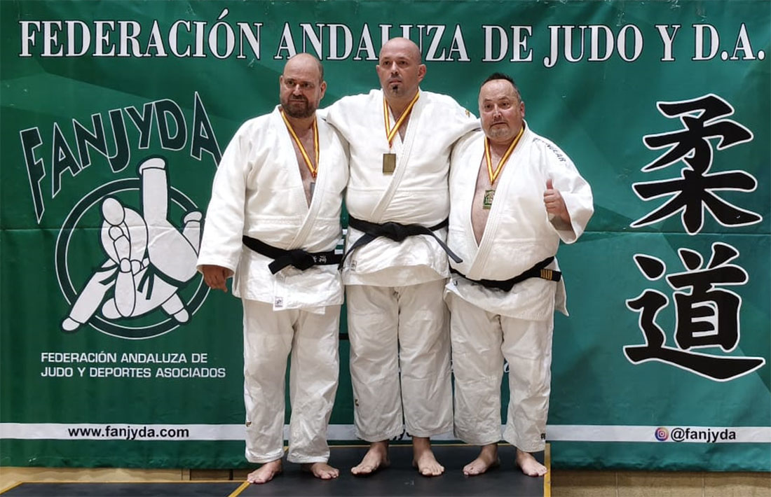 Blas González, con la medalla de bronce, en el podio del Palacio de Vista Alegre de Córdoba (JUDO BLAS GONZÁLEZ) Blas González, con la medalla de bronce, en el podio del Palacio de Vista Alegre de Córdoba (JUDO BLAS GONZÁLEZ)