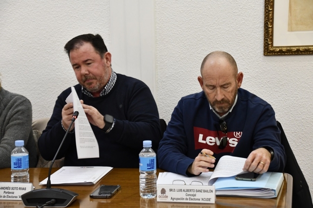 Concejales de Acude en una sesión plenaria 