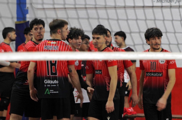 Los jugadores del RadioKable Albolote no han podido salvar la categoría (J. PALMA)