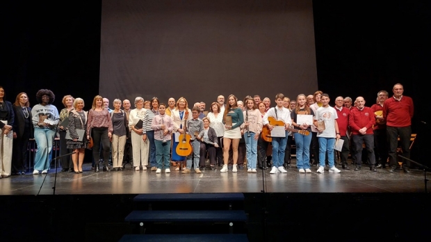 Premiados junto a la concejala de Cultura, Eugenia Rodríguez Bailón y la secretaria de la Fundación Francisco Carvajal, Carmina Cortacero 