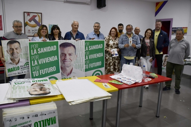 Militantes de Izquierda Unida en la noche de inicio de la campaña electoral 