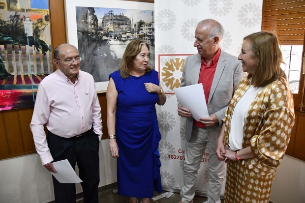 Miembros de la Fundación, del Ayuntamiento y del IES Aricel durante la presentación de la convocatoria.